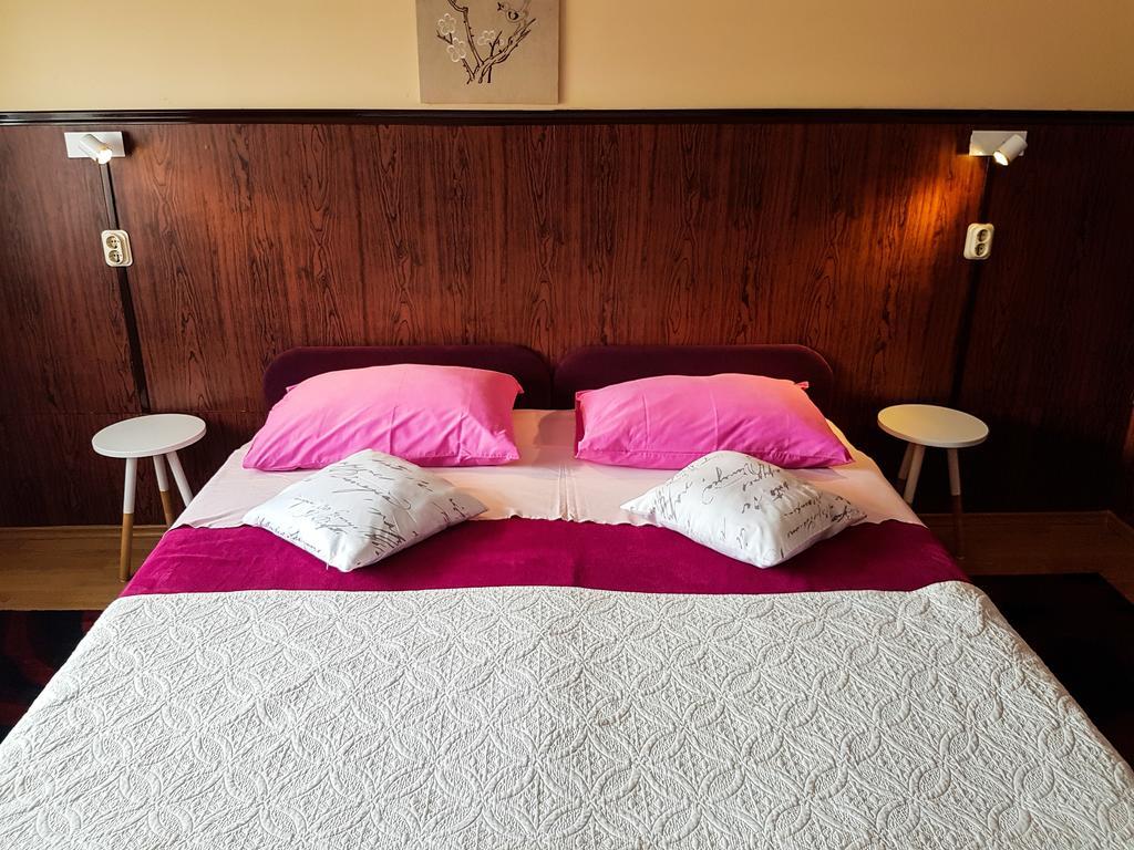 Hotel Smjestaj Natalija à Osijek Extérieur photo