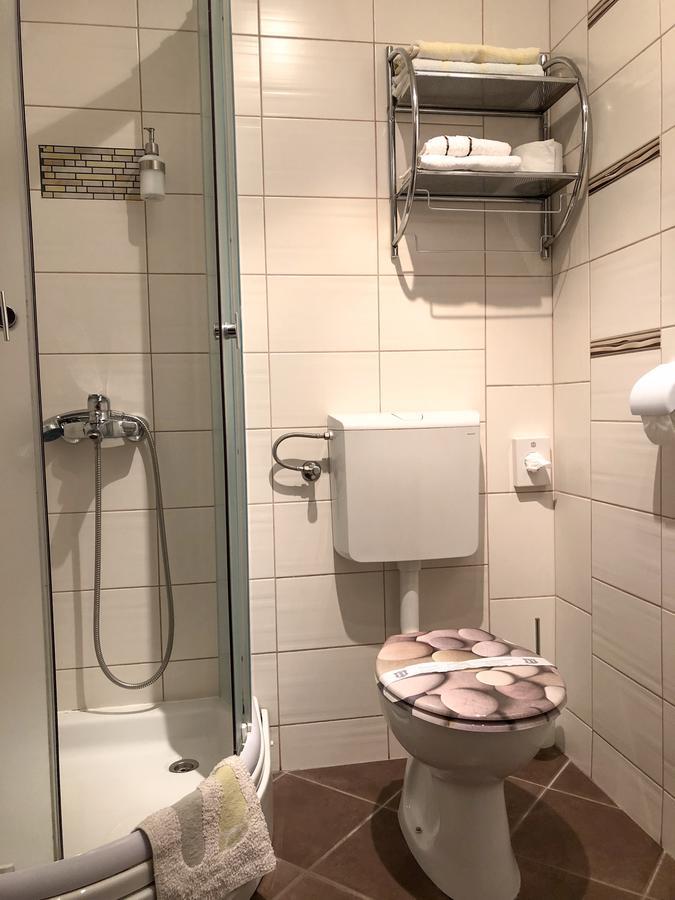 Hotel Smjestaj Natalija à Osijek Extérieur photo