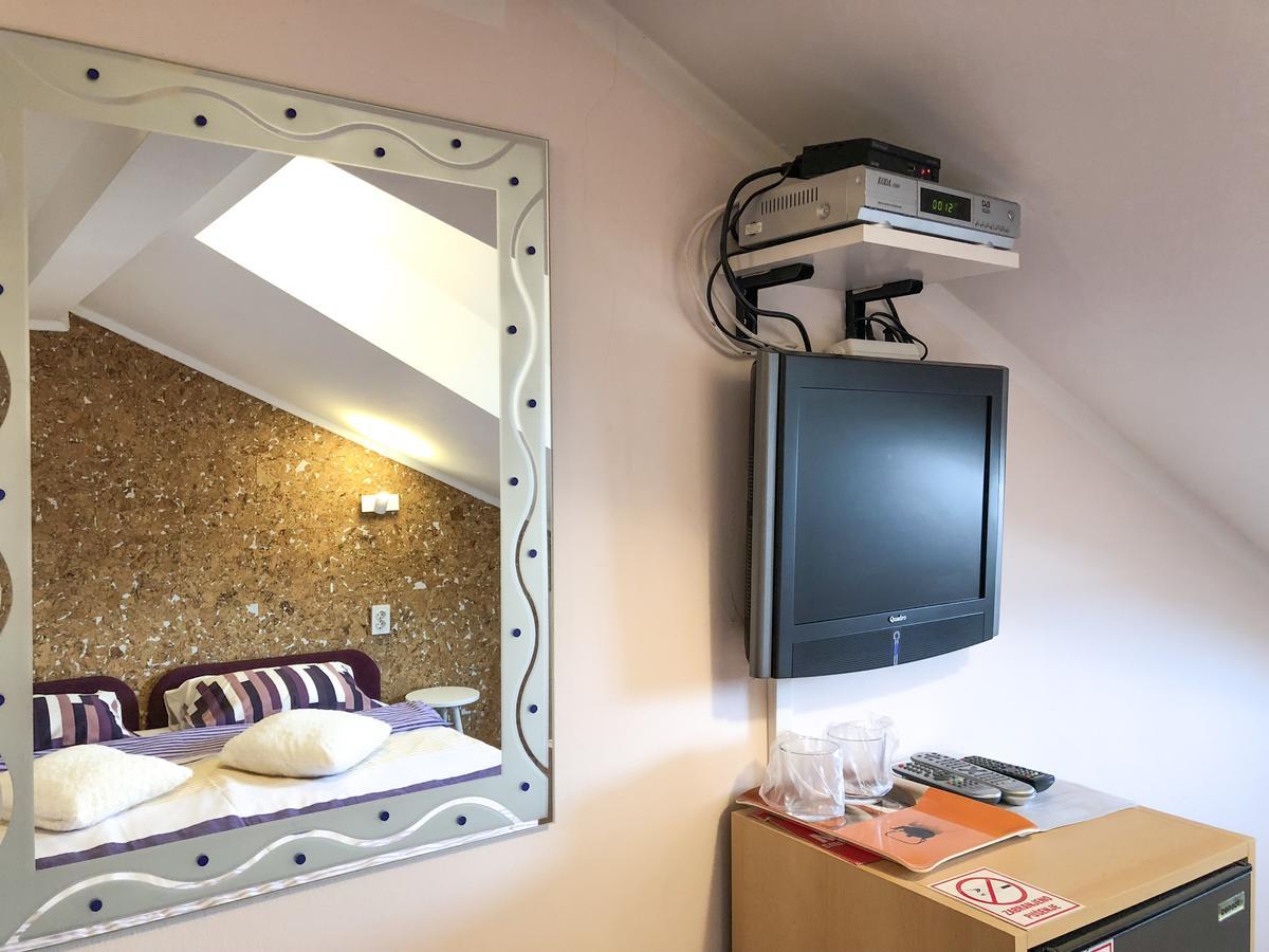 Hotel Smjestaj Natalija à Osijek Extérieur photo